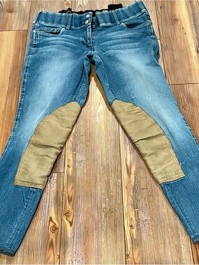 GOOD RIDER  Sz 8 Lt Wash Denim Riding Breeches, Brown inner thigh patches.